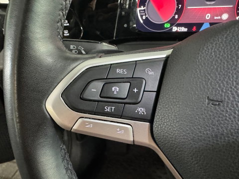 Volkswagen Golf 1.5 TSI Highline Keyless|IQ|Camera|Massage