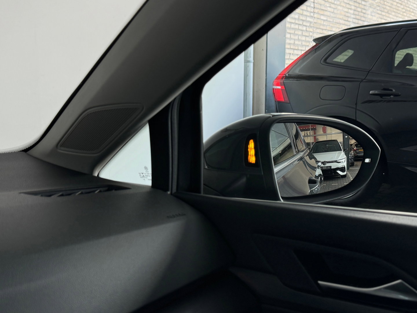 Volkswagen Golf 1.5 TSI Highline Keyless|IQ|Camera|Massage