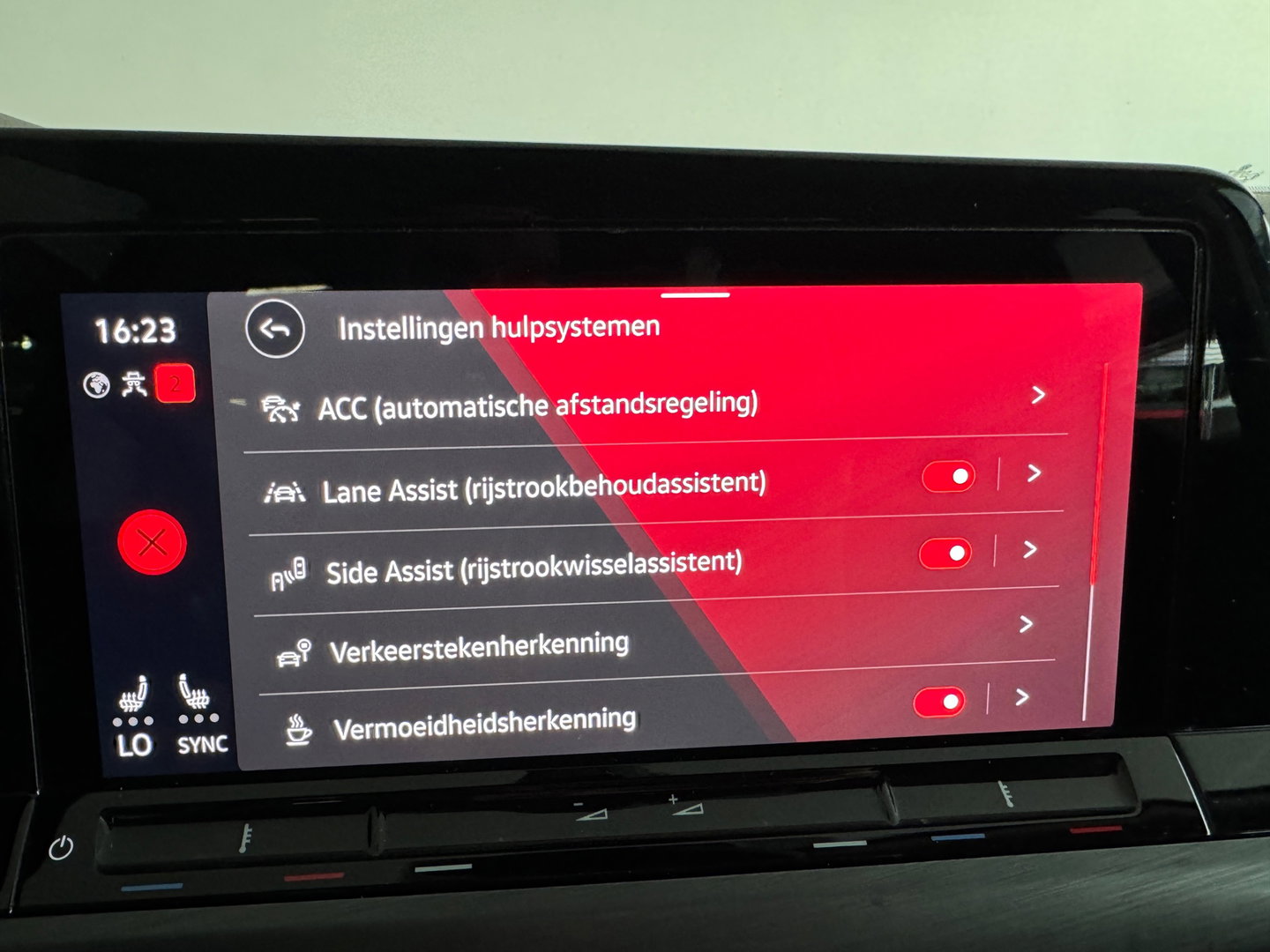 Volkswagen Golf 1.5 TSI Highline Keyless|IQ|Camera|Massage
