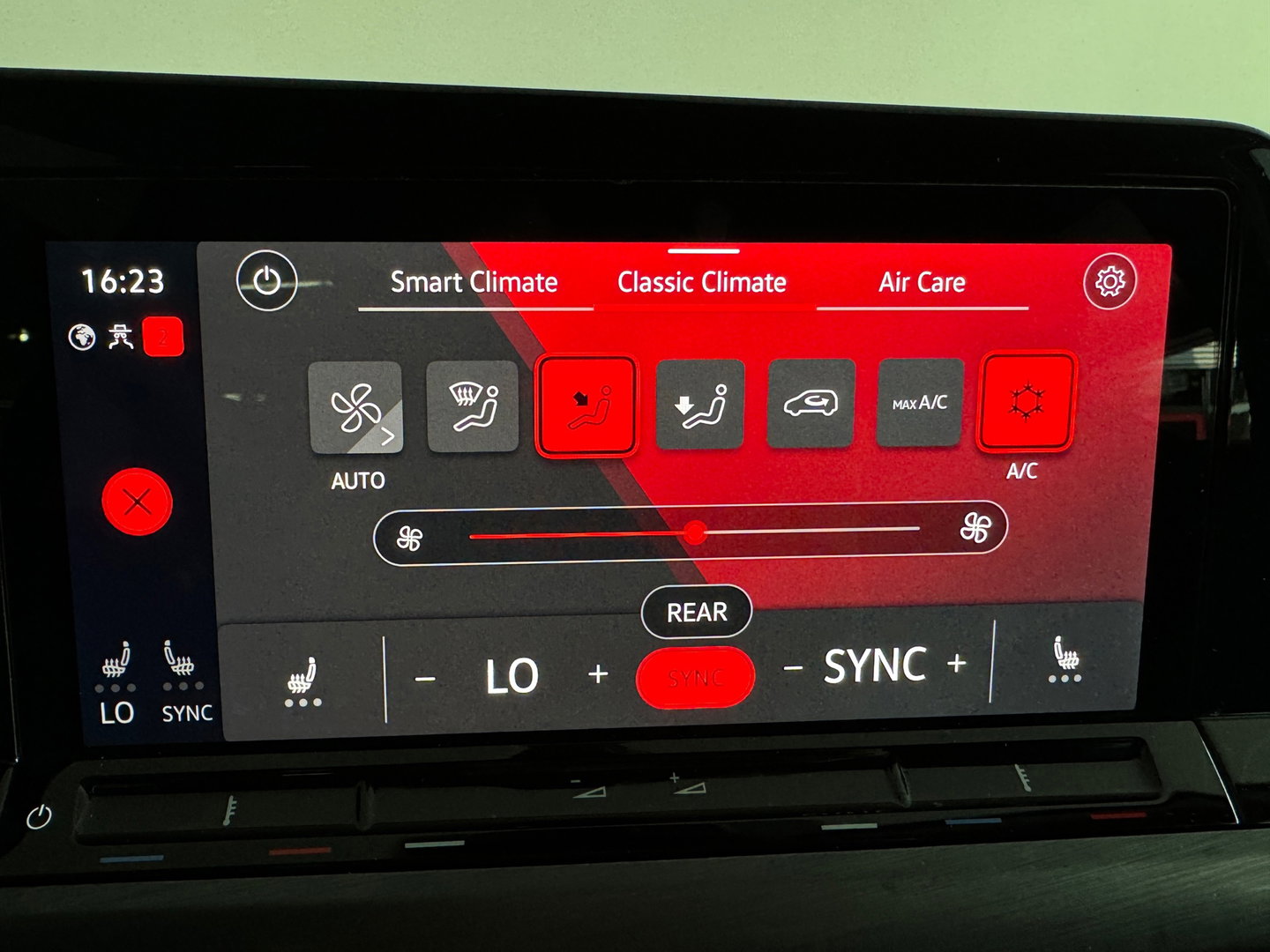 Volkswagen Golf 1.5 TSI Highline Keyless|IQ|Camera|Massage