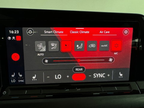 Volkswagen Golf 1.5 TSI Highline Keyless|IQ|Camera|Massage