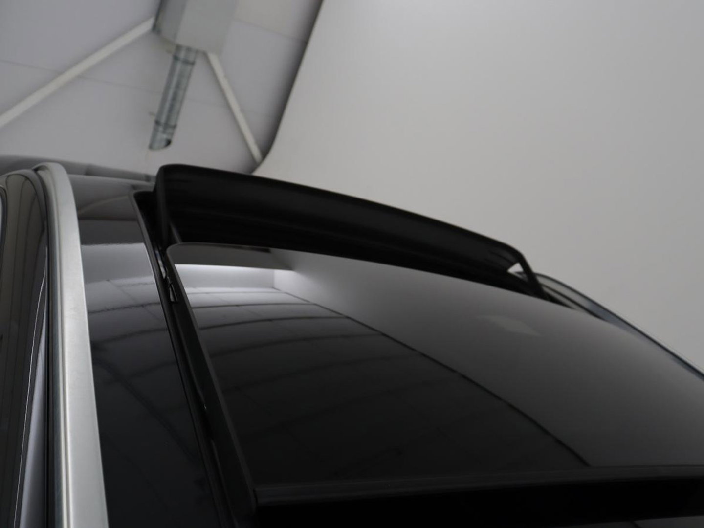 BMW X3 xDrive20i High Executive Edition Panorama dak | Carplay | Climate control | Stoelverwarming | Cruise control | Sfeerverlichting | Navigatie | Bluetooth | Leder bekleding | Achteruitrij camera | DAB Radio