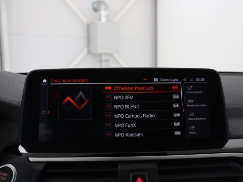 BMW X3 xDrive20i High Executive Edition Panorama dak | Carplay | Climate control | Stoelverwarming | Cruise control | Sfeerverlichting | Navigatie | Bluetooth | Leder bekleding | Achteruitrij camera | DAB Radio