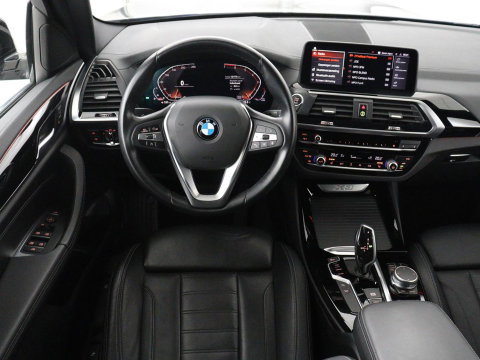 BMW X3 xDrive20i High Executive Edition Panorama dak | Carplay | Climate control | Stoelverwarming | Cruise control | Sfeerverlichting | Navigatie | Bluetooth | Leder bekleding | Achteruitrij camera | DAB Radio