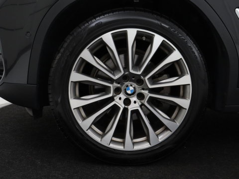 BMW X3 xDrive20i High Executive Edition Panorama dak | Carplay | Climate control | Stoelverwarming | Cruise control | Sfeerverlichting | Navigatie | Bluetooth | Leder bekleding | Achteruitrij camera | DAB Radio