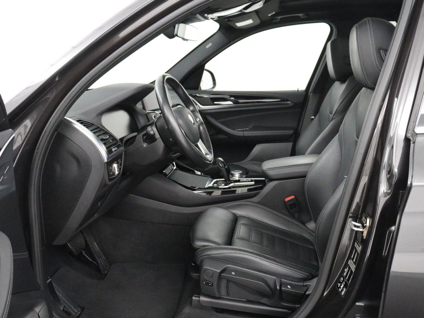 BMW X3 xDrive20i High Executive Edition Panorama dak | Carplay | Climate control | Stoelverwarming | Cruise control | Sfeerverlichting | Navigatie | Bluetooth | Leder bekleding | Achteruitrij camera | DAB Radio