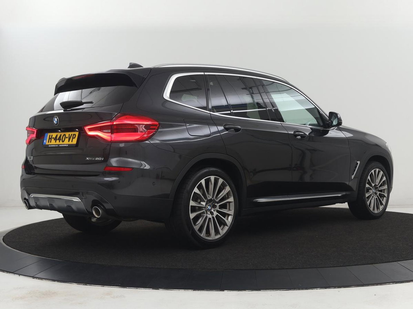 BMW X3 xDrive20i High Executive Edition Panorama dak | Carplay | Climate control | Stoelverwarming | Cruise control | Sfeerverlichting | Navigatie | Bluetooth | Leder bekleding | Achteruitrij camera | DAB Radio