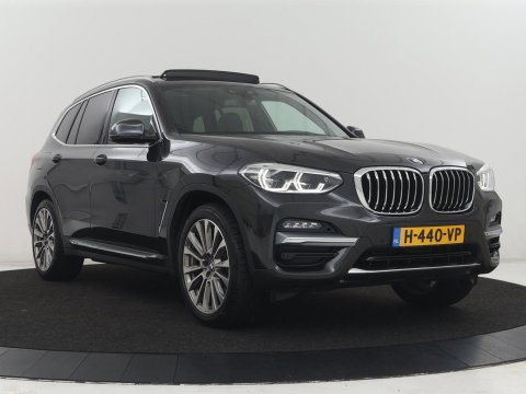 BMW X3 xDrive20i High Executive Edition Panorama dak | Carplay | Climate control | Stoelverwarming | Cruise control | Sfeerverlichting | Navigatie | Bluetooth | Leder bekleding | Achteruitrij camera | DAB Radio