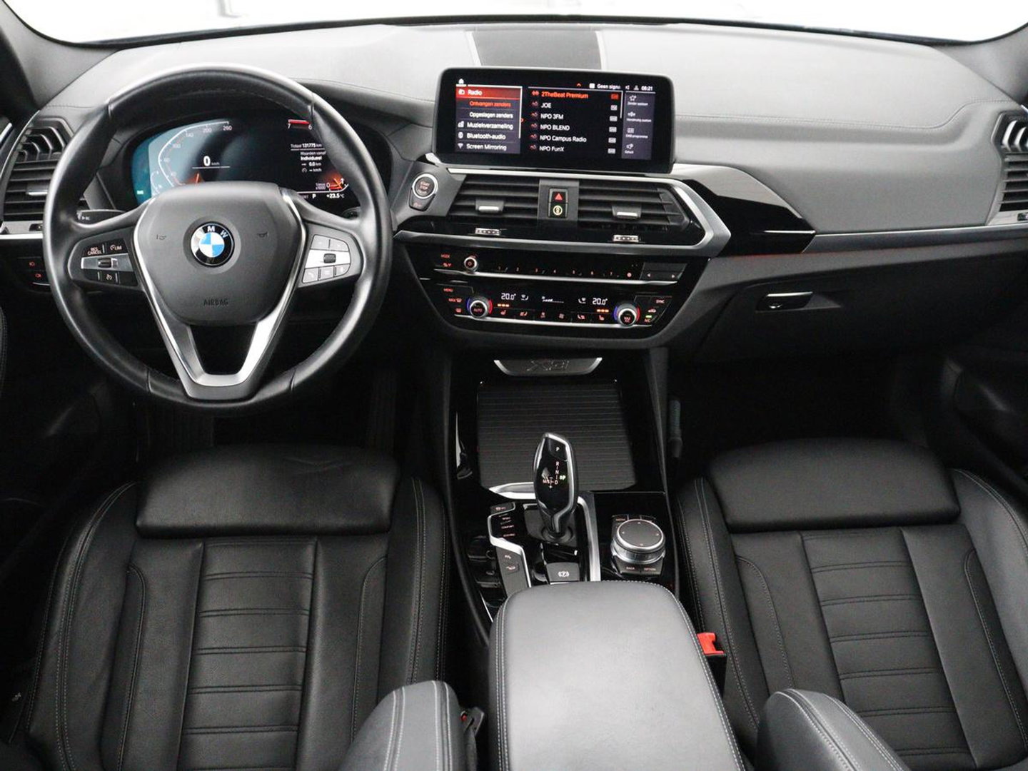 BMW X3 xDrive20i High Executive Edition Panorama dak | Carplay | Climate control | Stoelverwarming | Cruise control | Sfeerverlichting | Navigatie | Bluetooth | Leder bekleding | Achteruitrij camera | DAB Radio