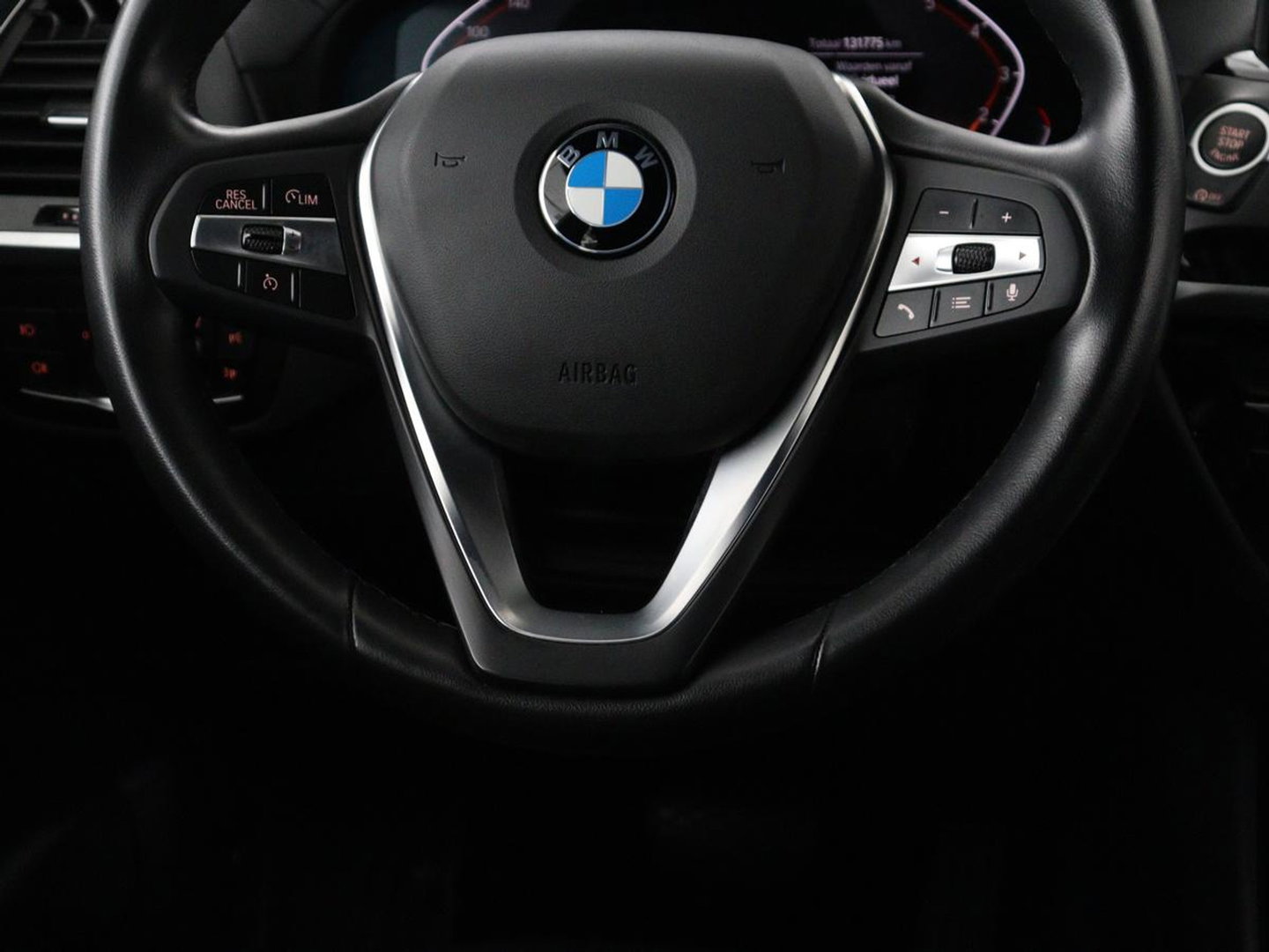 BMW X3 xDrive20i High Executive Edition Panorama dak | Carplay | Climate control | Stoelverwarming | Cruise control | Sfeerverlichting | Navigatie | Bluetooth | Leder bekleding | Achteruitrij camera | DAB Radio