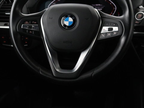 BMW X3 xDrive20i High Executive Edition Panorama dak | Carplay | Climate control | Stoelverwarming | Cruise control | Sfeerverlichting | Navigatie | Bluetooth | Leder bekleding | Achteruitrij camera | DAB Radio