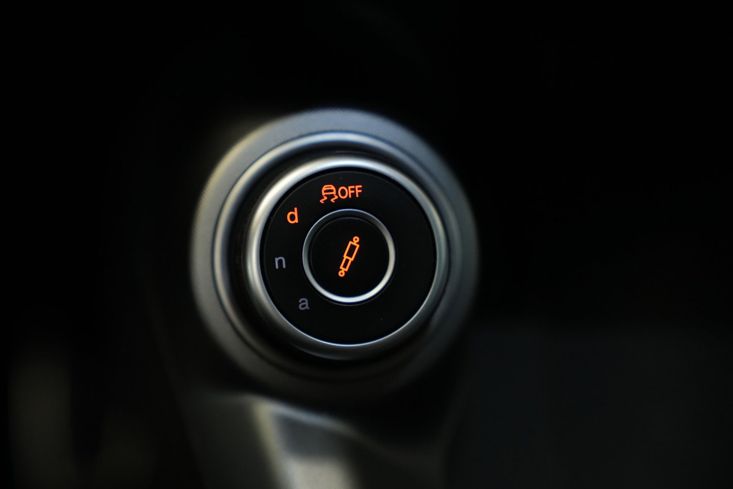 Alfa Romeo Tonale 1.5T Hybrid Veloce Schakelpaddles Draadloze Lader Stoelventilatie 24 Maanden garantie* (Vraag naar de voorwaarden)