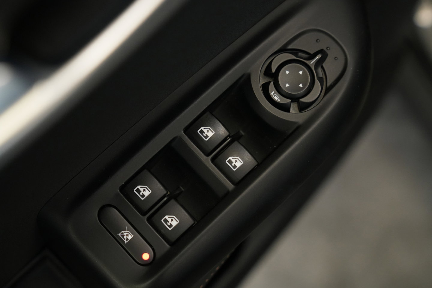Alfa Romeo Tonale 1.5T Hybrid Veloce Schakelpaddles Draadloze Lader Stoelventilatie 24 Maanden garantie* (Vraag naar de voorwaarden)