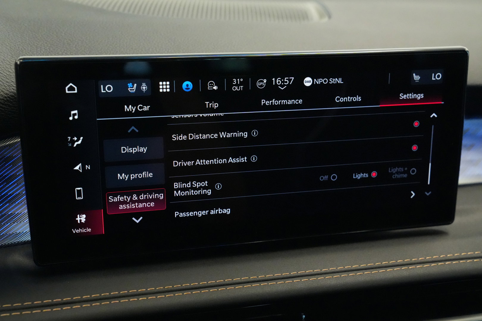 Alfa Romeo Tonale 1.5T Hybrid Veloce Schakelpaddles Draadloze Lader Stoelventilatie 24 Maanden garantie* (Vraag naar de voorwaarden)