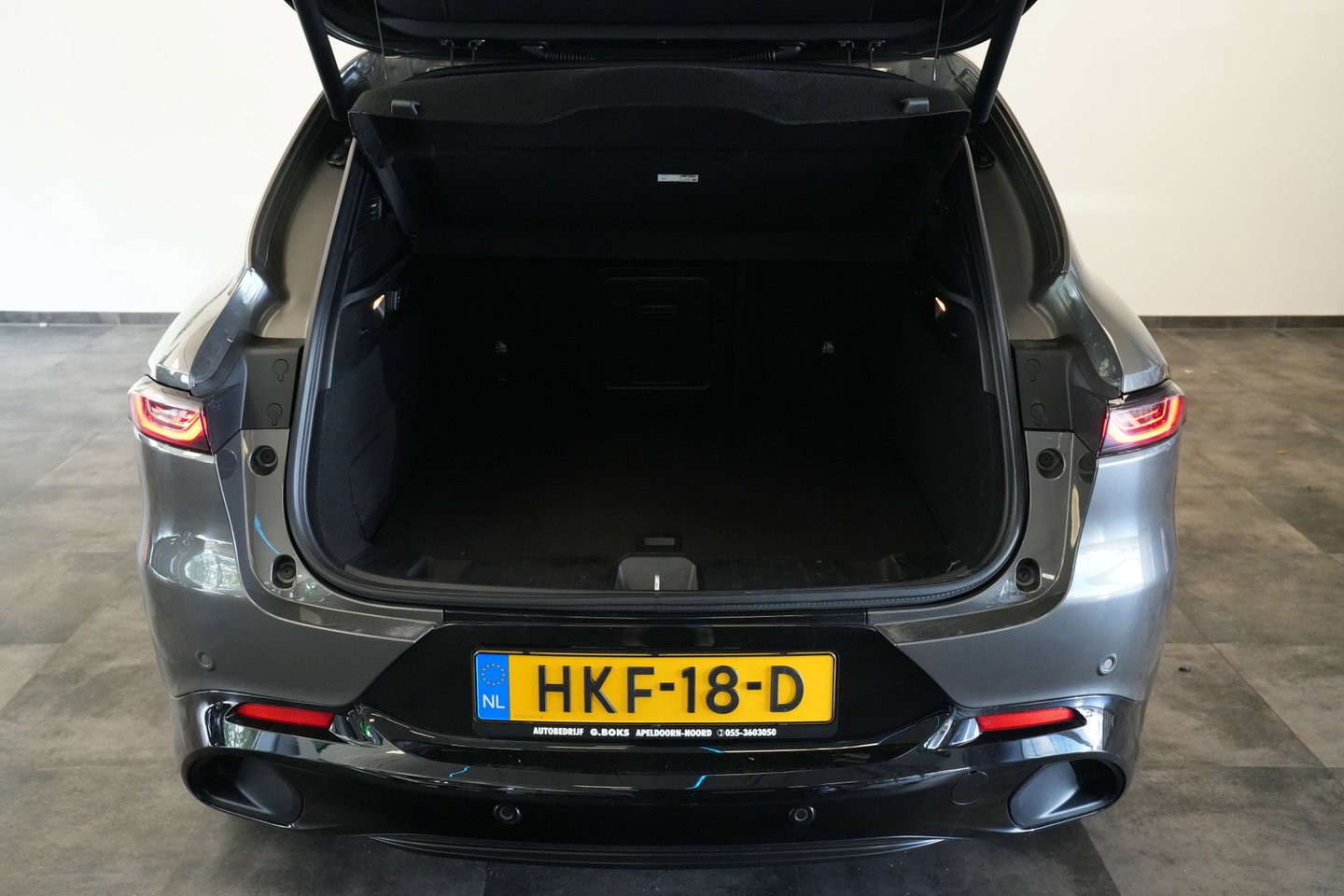 Alfa Romeo Tonale 1.5T Hybrid Veloce Schakelpaddles Draadloze Lader Stoelventilatie 24 Maanden garantie* (Vraag naar de voorwaarden)