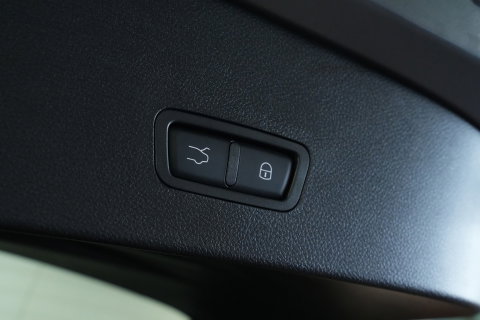 Alfa Romeo Tonale 1.5T Hybrid Veloce Schakelpaddles Draadloze Lader Stoelventilatie 24 Maanden garantie* (Vraag naar de voorwaarden)