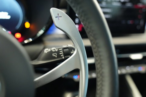 Alfa Romeo Tonale 1.5T Hybrid Veloce Schakelpaddles Draadloze Lader Stoelventilatie 24 Maanden garantie* (Vraag naar de voorwaarden)