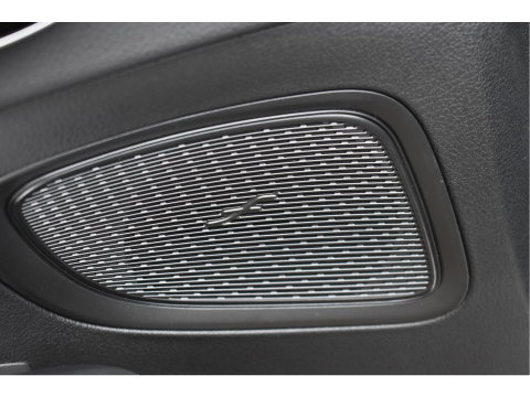 Mercedes-Benz C-Klasse 300 e AMG Line 313 pk | NL-Auto | 8x velgen + banden | Trekhaak | Open dak | Virtual cockpit | Camera | Carplay | Sfeerverlichting | Full LED | LM-Velgen | NAP
