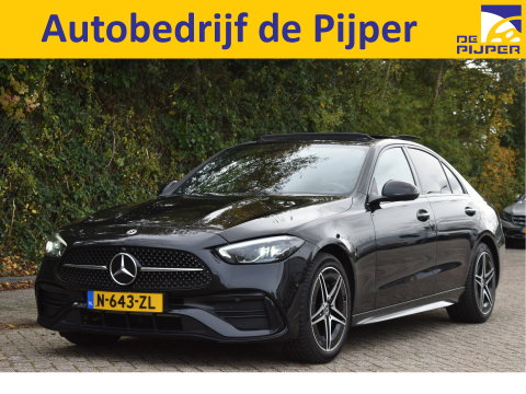 Mercedes-Benz C-Klasse 300 e AMG Line 313 pk | NL-Auto | 8x velgen + banden | Trekhaak | Open dak | Virtual cockpit | Camera | Carplay | Sfeerverlichting | Full LED | LM-Velgen | NAP
