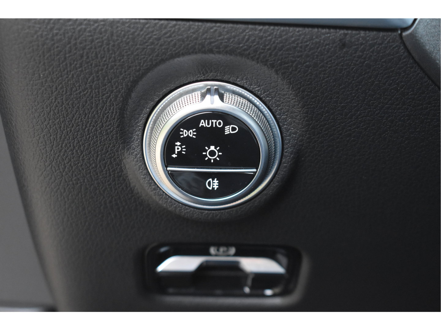 Mercedes-Benz C-Klasse 300 e AMG Line 313 pk | NL-Auto | 8x velgen + banden | Trekhaak | Open dak | Virtual cockpit | Camera | Carplay | Sfeerverlichting | Full LED | LM-Velgen | NAP