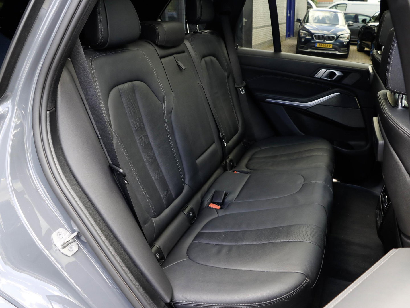 BMW X5 M50i 4.4 530pk | Achterasbesturing | Laser | ACC | Sky Lounge | Grigrio Telesto