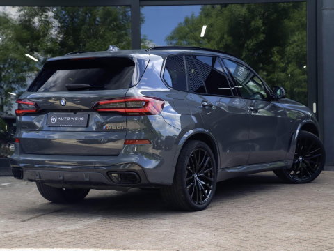 BMW X5 M50i 4.4 530pk | Achterasbesturing | Laser | ACC | Sky Lounge | Grigrio Telesto