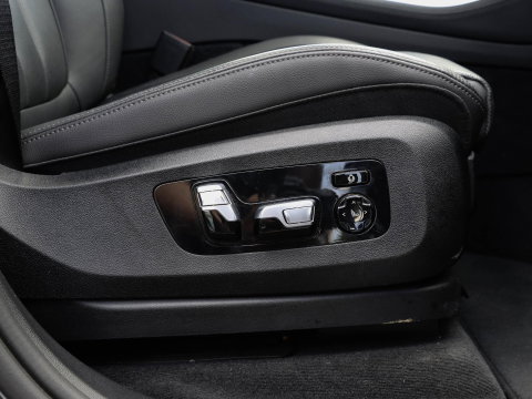 BMW X5 M50i 4.4 530pk | Achterasbesturing | Laser | ACC | Sky Lounge | Grigrio Telesto