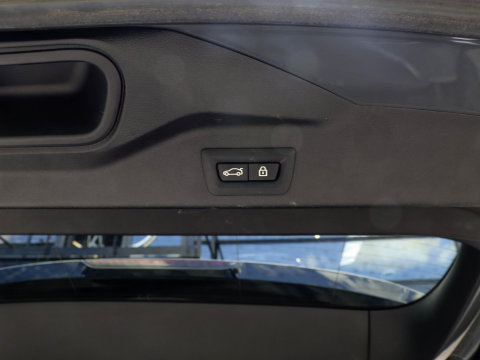 BMW X5 M50i 4.4 530pk | Achterasbesturing | Laser | ACC | Sky Lounge | Grigrio Telesto