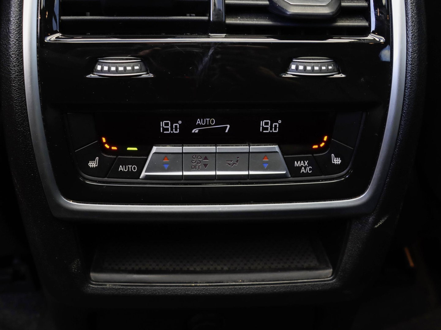 BMW X5 M50i 4.4 530pk | Achterasbesturing | Laser | ACC | Sky Lounge | Grigrio Telesto