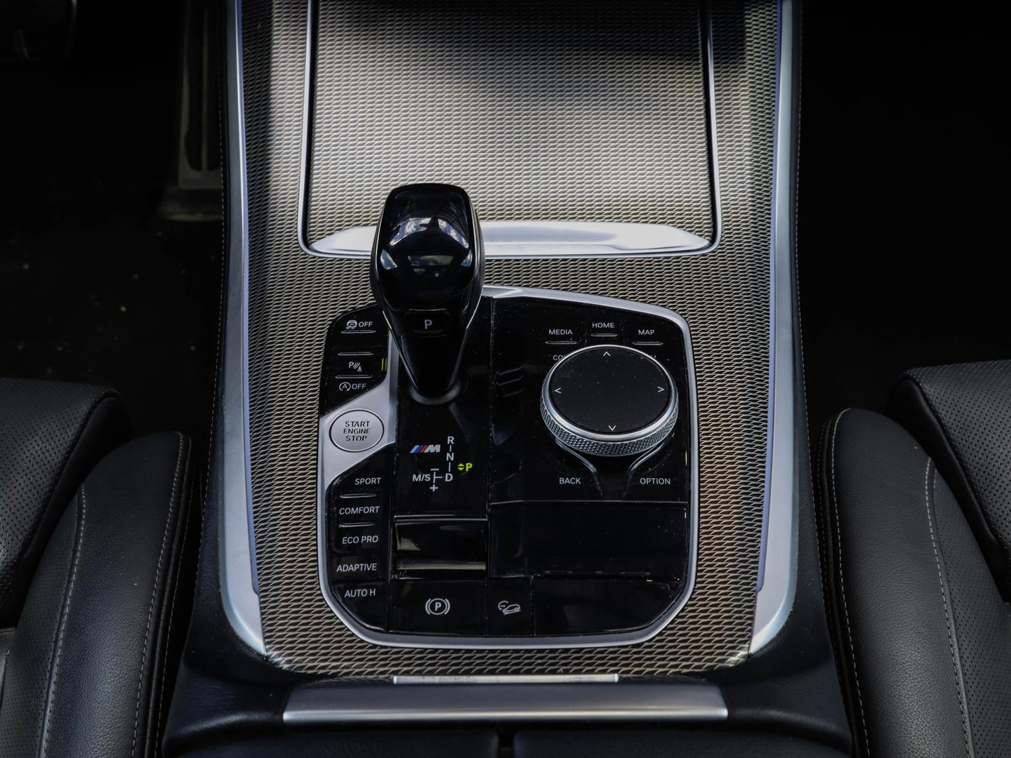 BMW X5 M50i 4.4 530pk | Achterasbesturing | Laser | ACC | Sky Lounge | Grigrio Telesto
