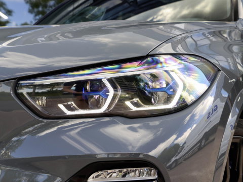 BMW X5 M50i 4.4 530pk | Achterasbesturing | Laser | ACC | Sky Lounge | Grigrio Telesto