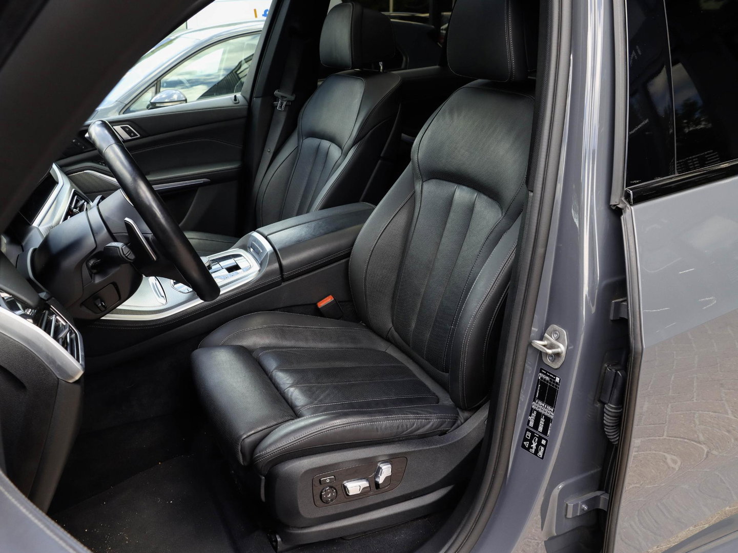 BMW X5 M50i 4.4 530pk | Achterasbesturing | Laser | ACC | Sky Lounge | Grigrio Telesto