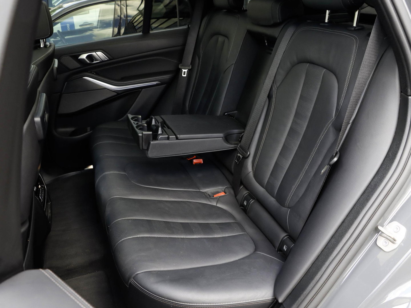 BMW X5 M50i 4.4 530pk | Achterasbesturing | Laser | ACC | Sky Lounge | Grigrio Telesto