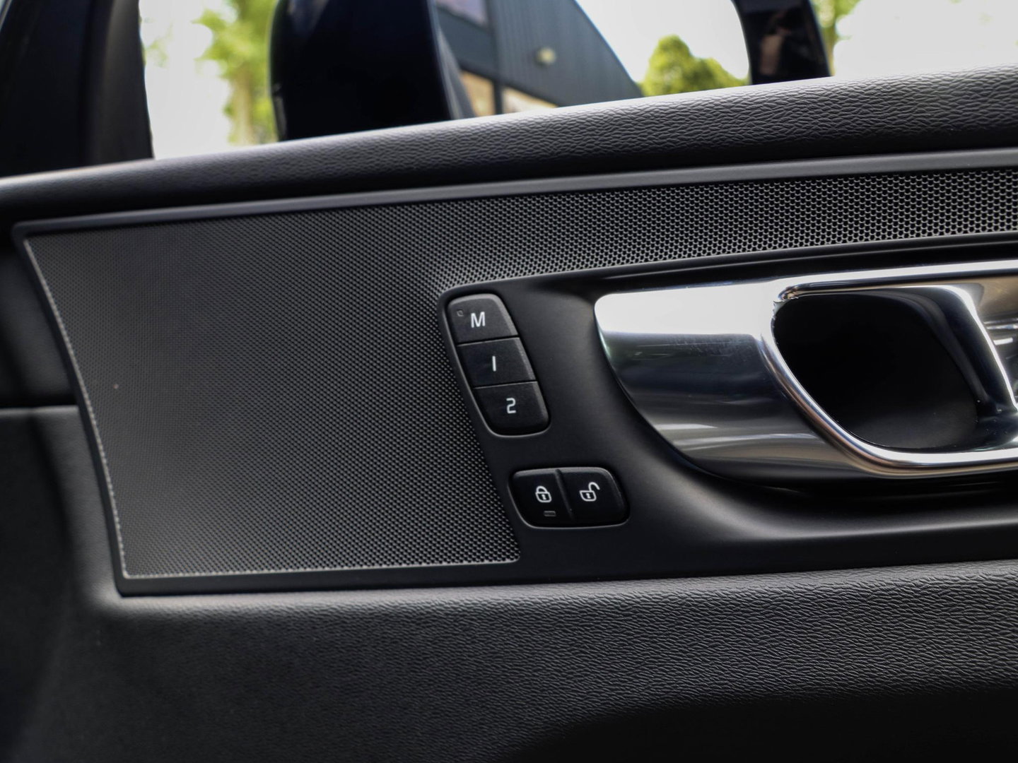 Volvo XC60 T6 AWD Plus Dark Panoramadak Leder Memory Keyless Google Navigatie
