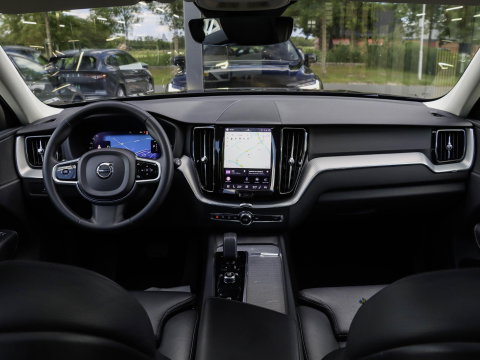 Volvo XC60 T6 AWD Plus Dark Panoramadak Leder Memory Keyless Google Navigatie
