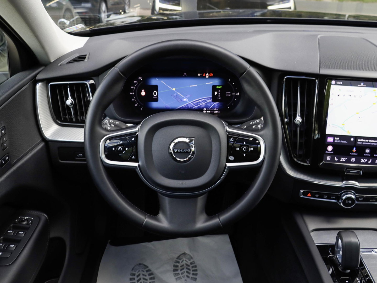 Volvo XC60 T6 AWD Plus Dark Panoramadak Leder Memory Keyless Google Navigatie