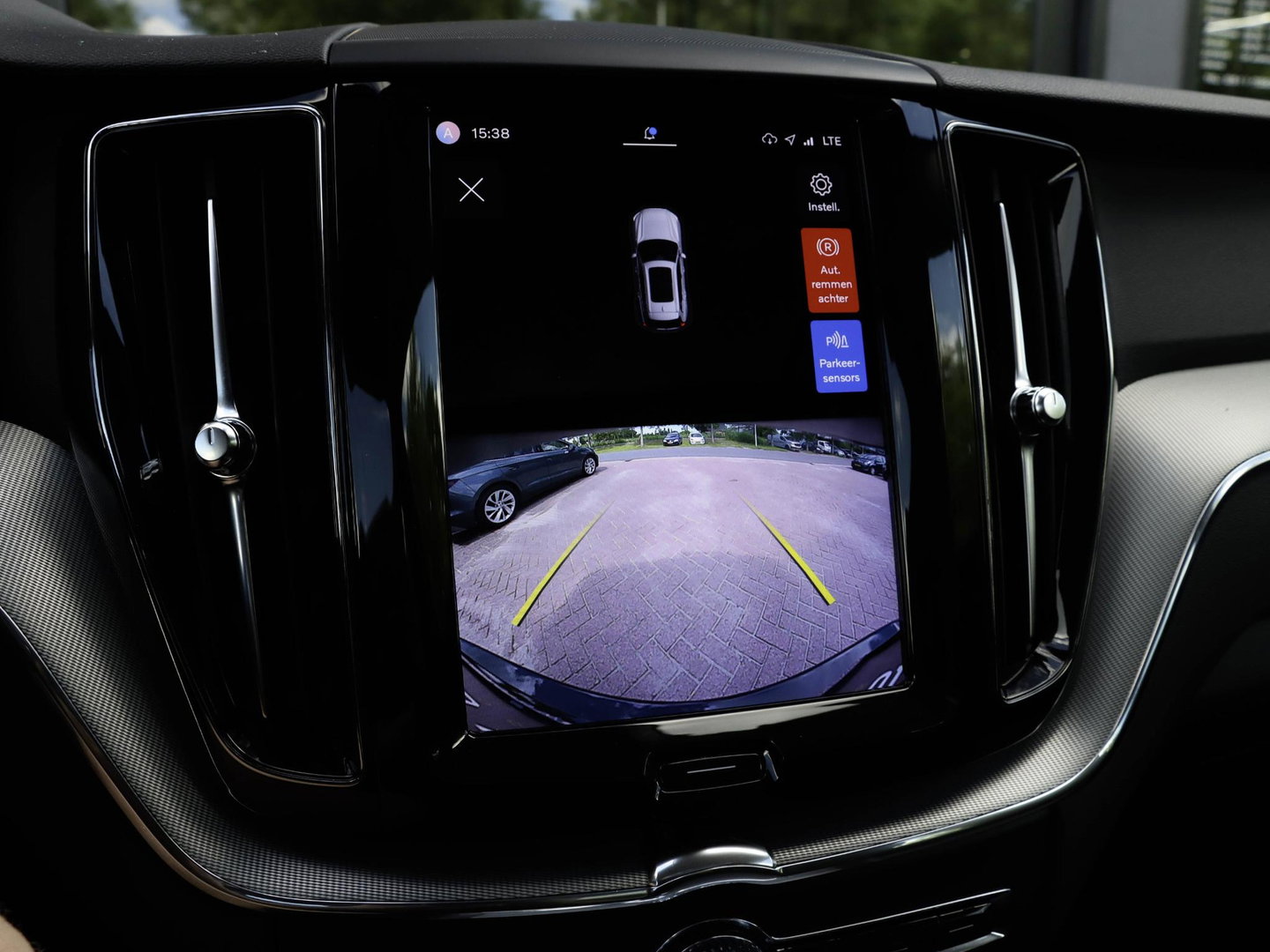 Volvo XC60 T6 AWD Plus Dark Panoramadak Leder Memory Keyless Google Navigatie