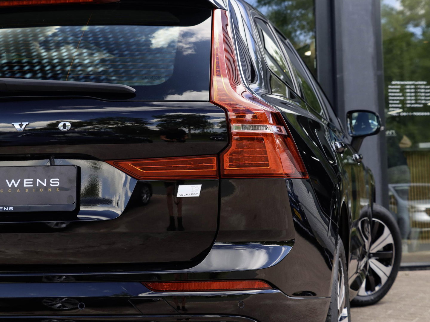 Volvo XC60 T6 AWD Plus Dark Panoramadak Leder Memory Keyless Google Navigatie