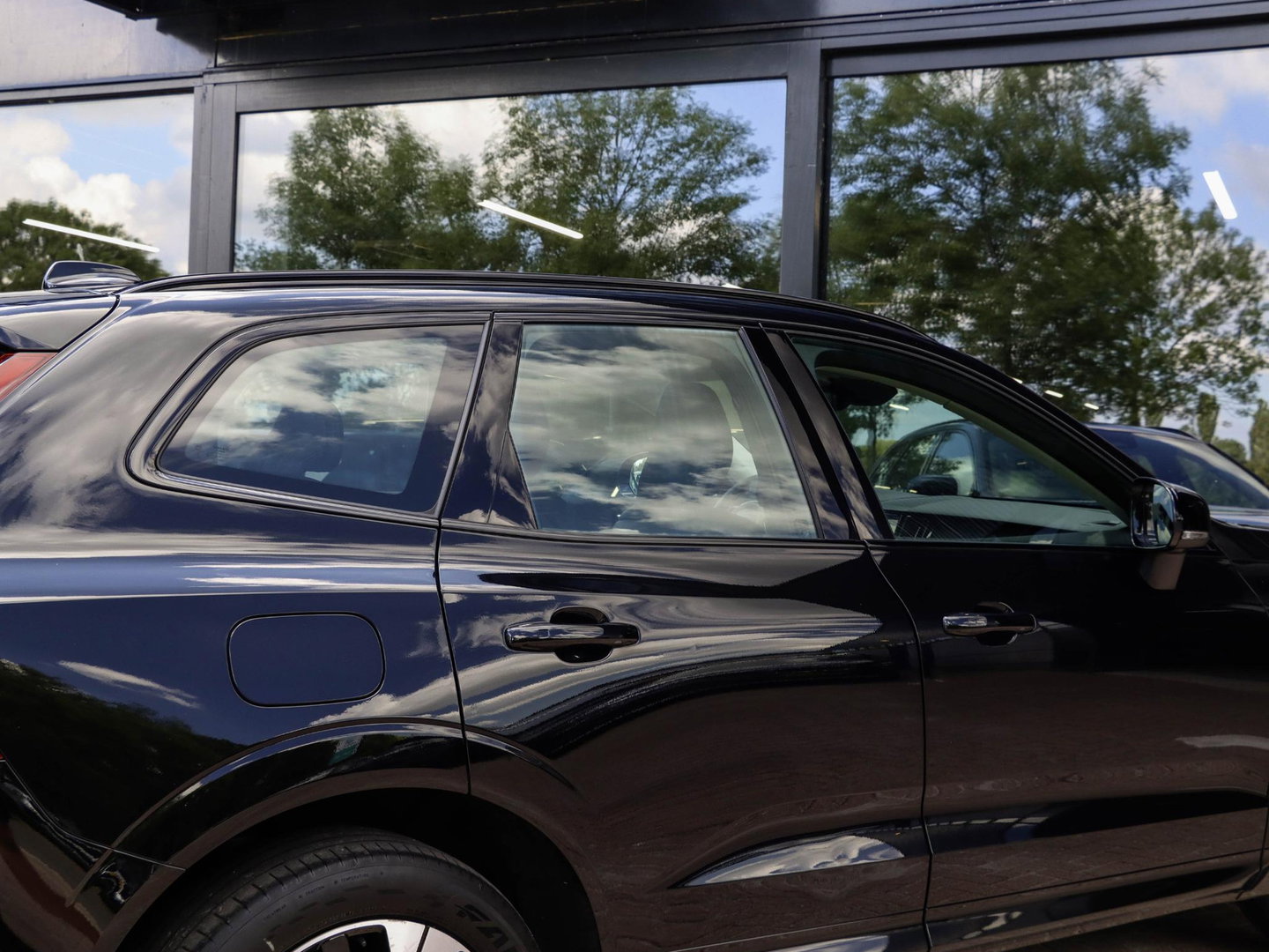 Volvo XC60 T6 AWD Plus Dark Panoramadak Leder Memory Keyless Google Navigatie