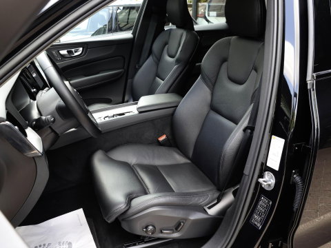 Volvo XC60 T6 AWD Plus Dark Panoramadak Leder Memory Keyless Google Navigatie