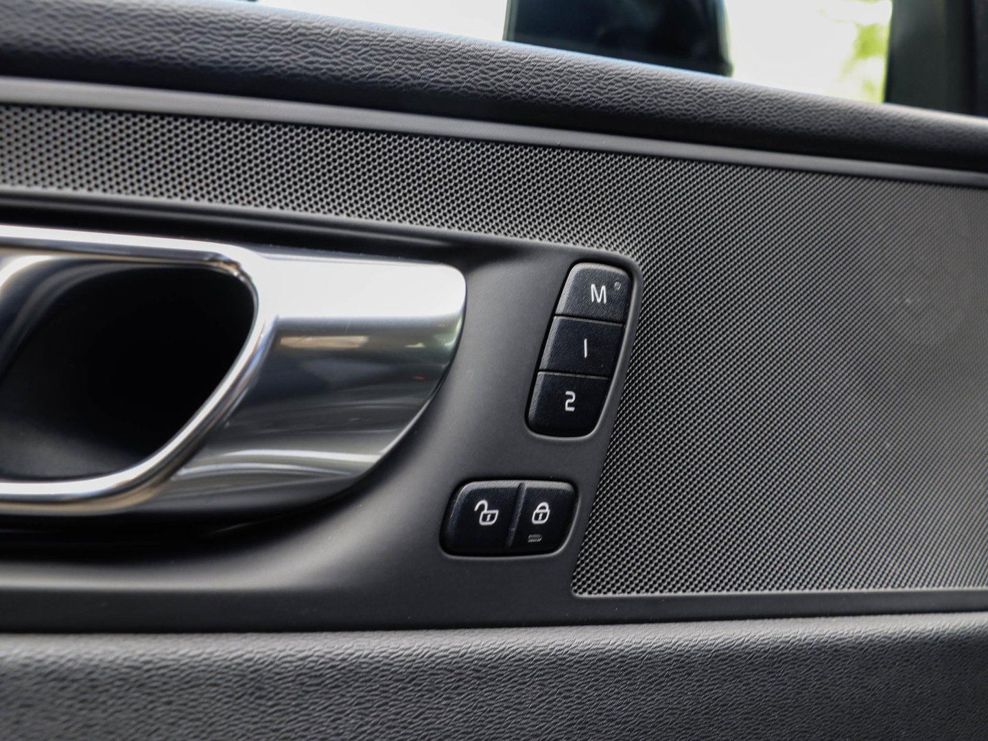 Volvo XC60 T6 AWD Plus Dark Panoramadak Leder Memory Keyless Google Navigatie