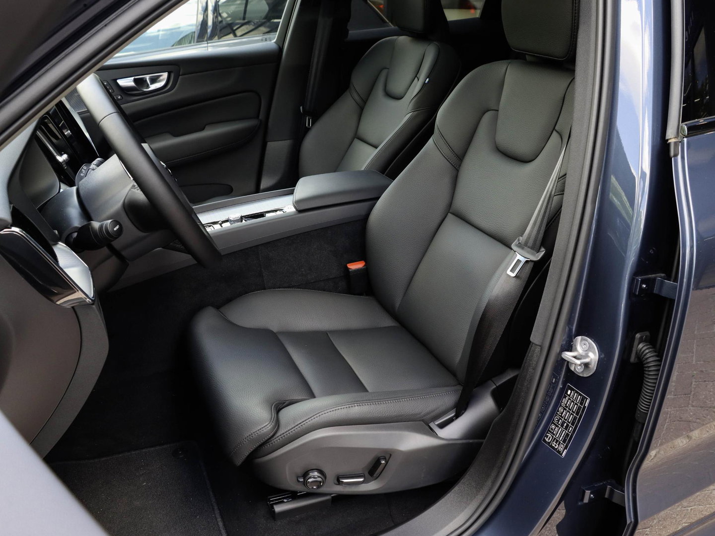 Volvo XC60 T6 AWD Plus Dark Panodak 360 Camera Head Up Harman Kardon Winterpakket