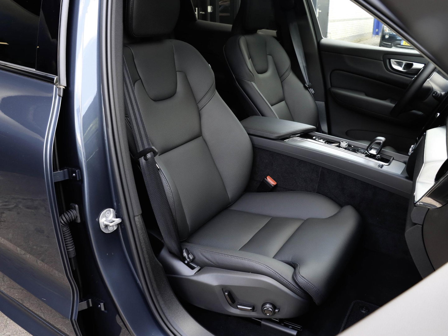 Volvo XC60 T6 AWD Plus Dark Panodak 360 Camera Head Up Harman Kardon Winterpakket
