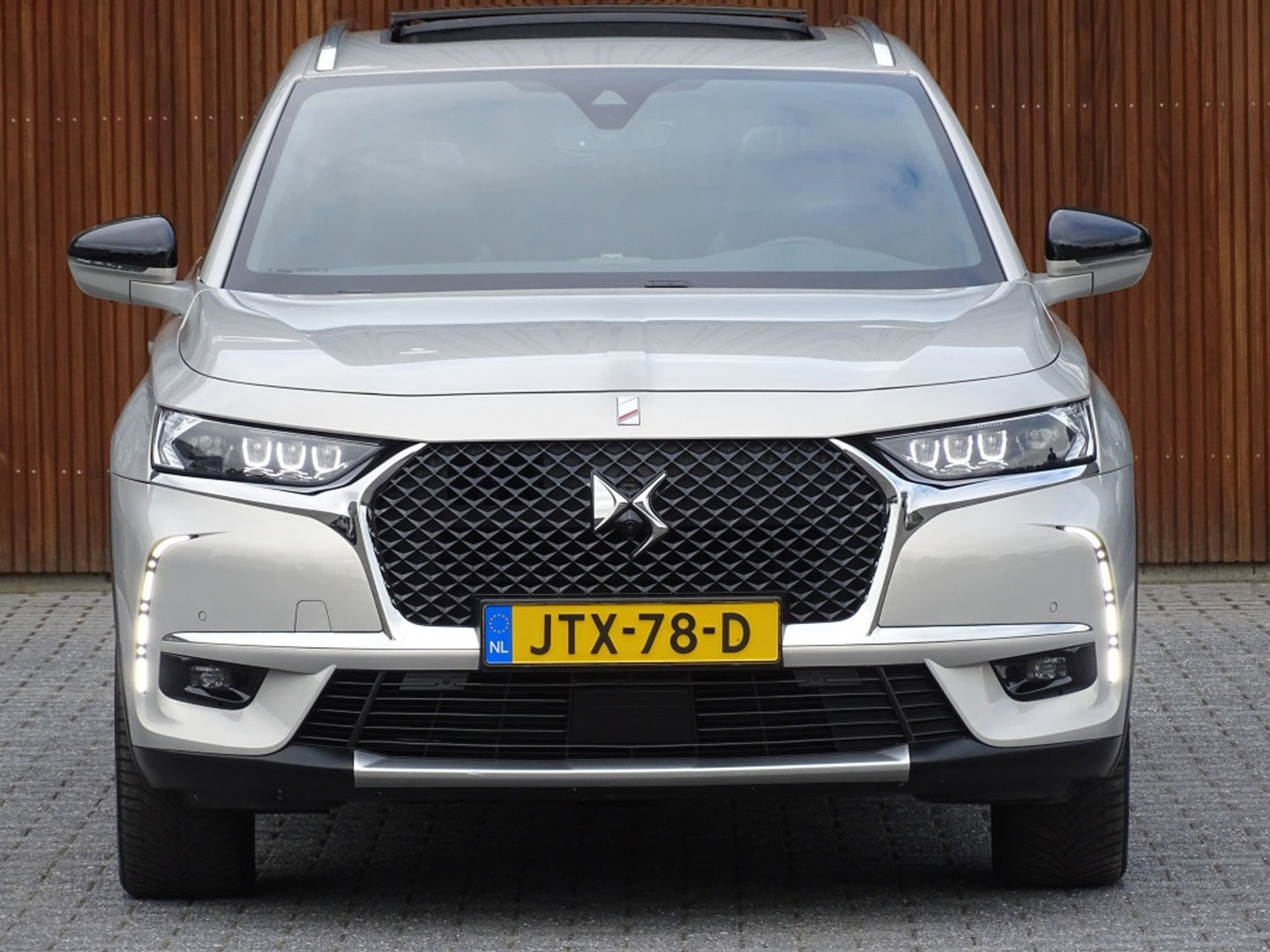 DS 7 Crossback E-Tense 224PK Hybrid / So Chic / massage / LED
