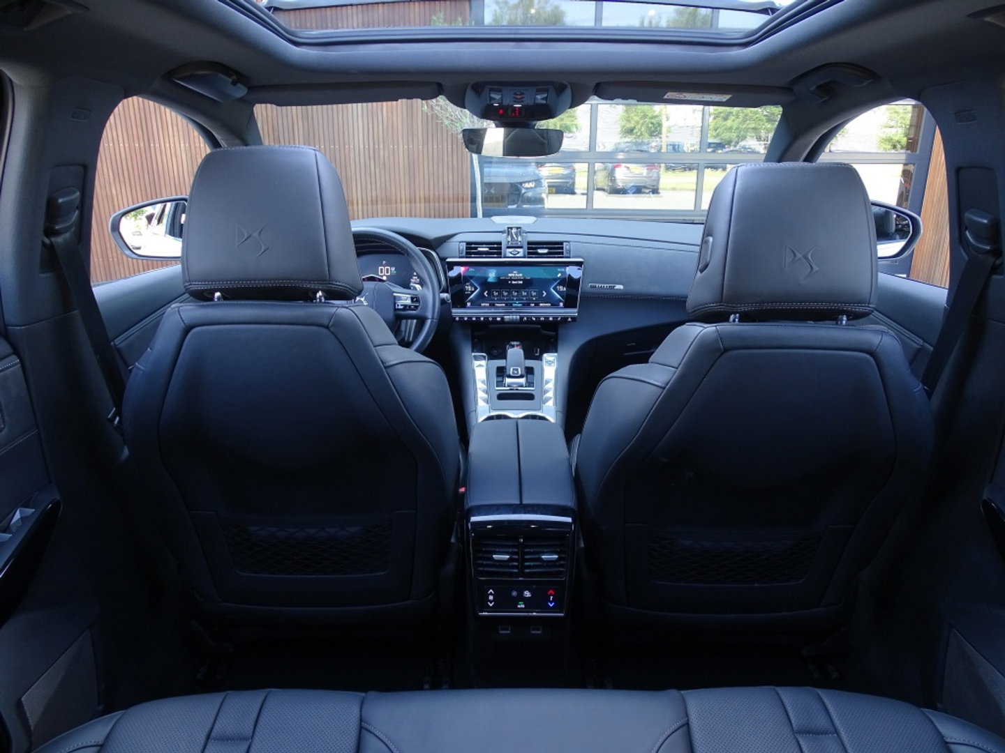 DS 7 Crossback E-Tense 224PK Hybrid / So Chic / massage / LED
