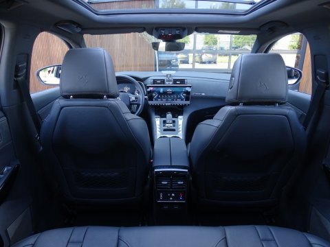 DS 7 Crossback E-Tense 224PK Hybrid / So Chic / massage / LED