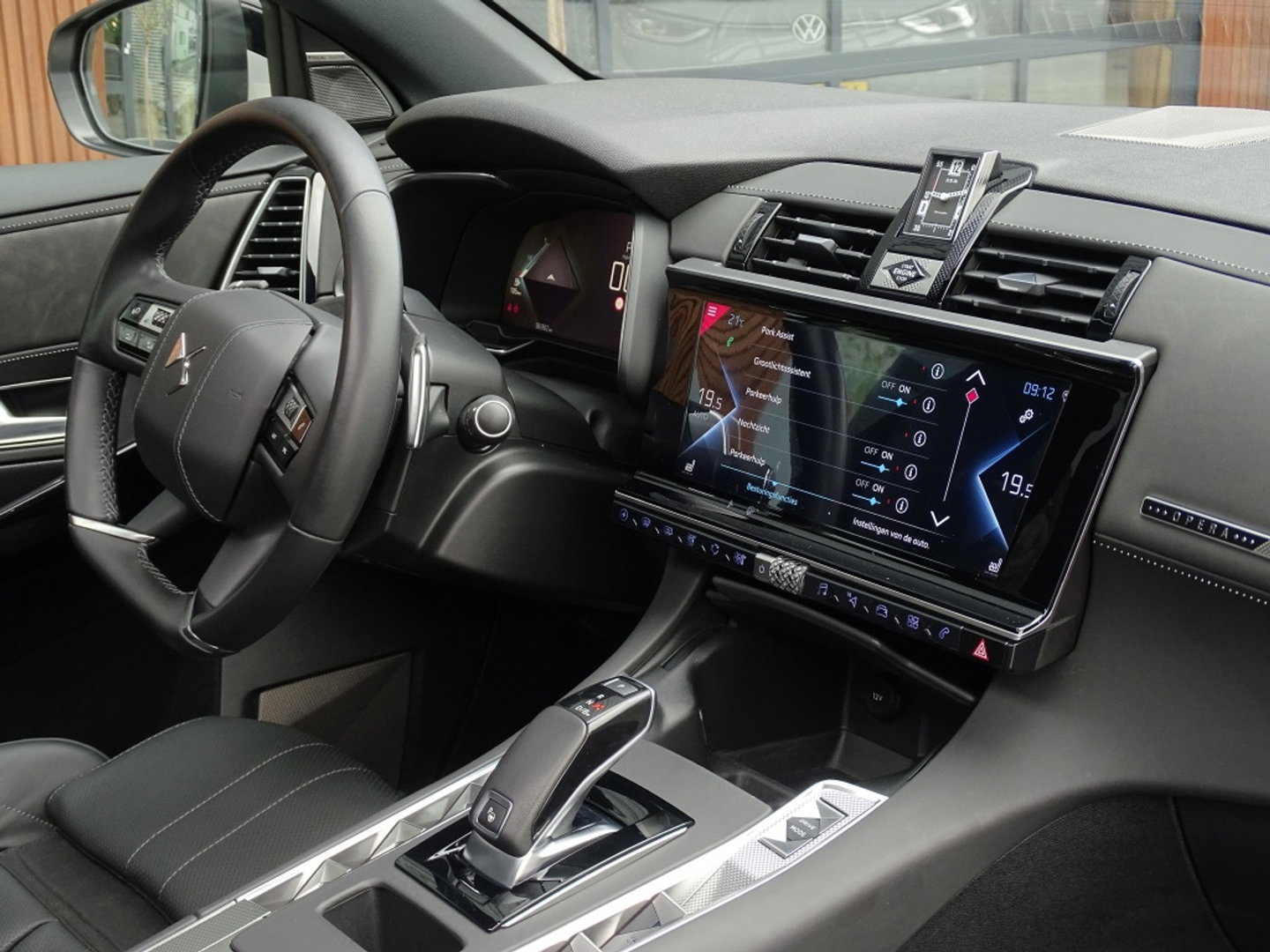 DS 7 Crossback E-Tense 224PK Hybrid / So Chic / massage / LED