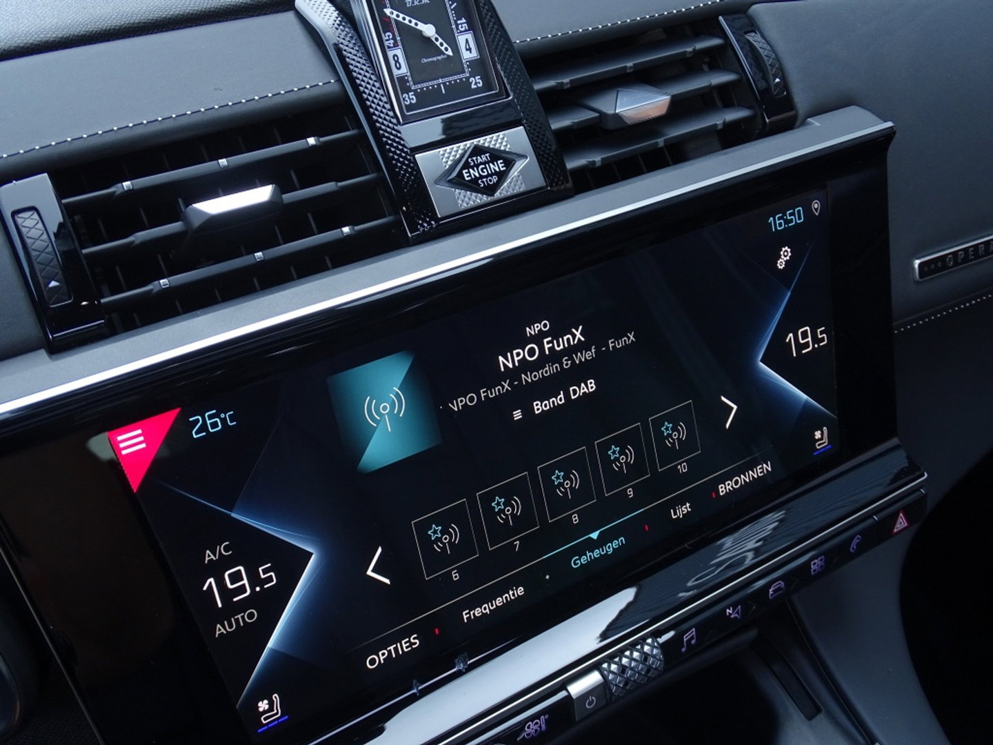 DS 7 Crossback E-Tense 224PK Hybrid / So Chic / massage / LED