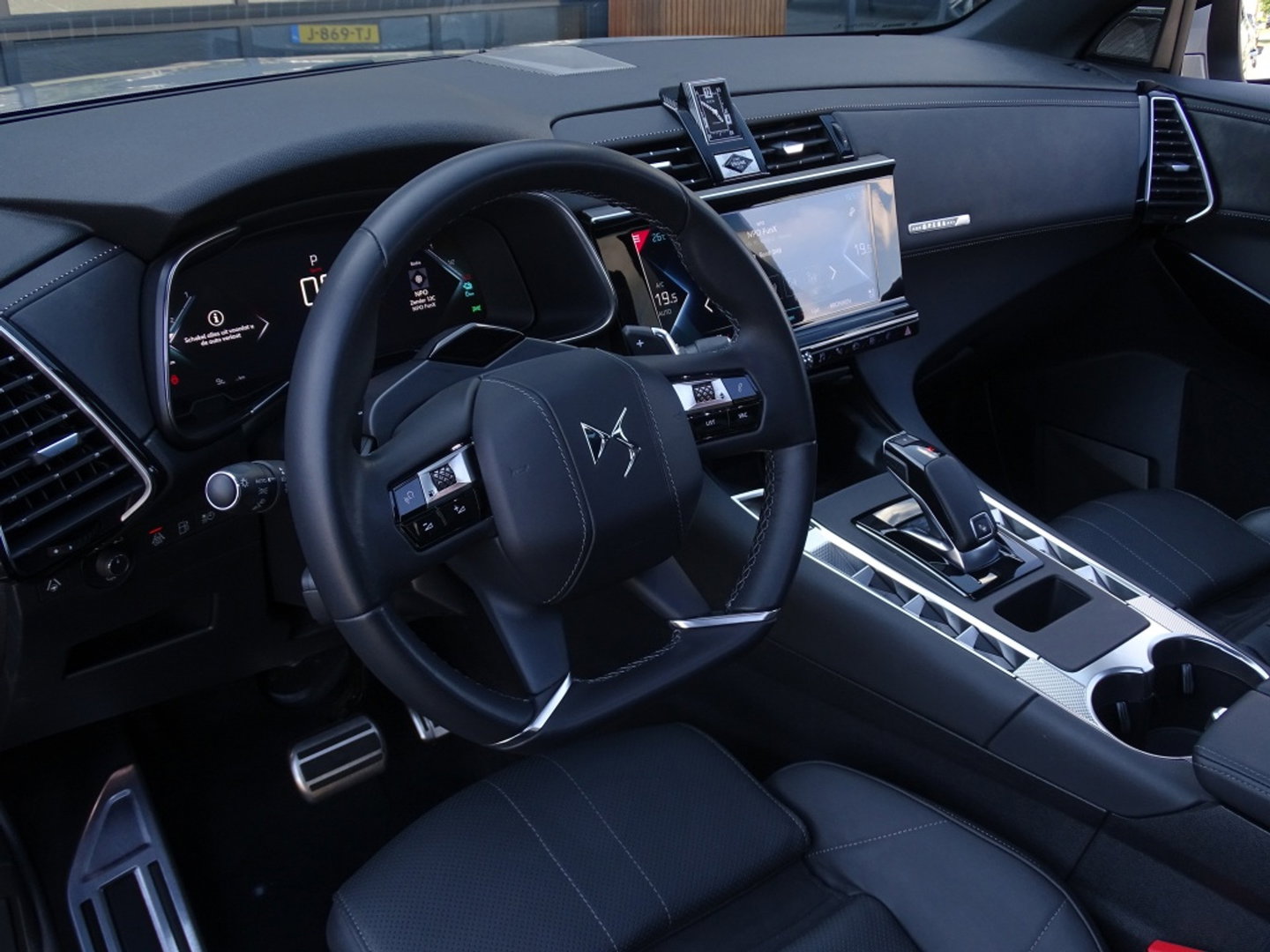 DS 7 Crossback E-Tense 224PK Hybrid / So Chic / massage / LED