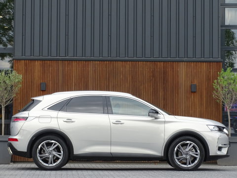 DS 7 Crossback E-Tense 224PK Hybrid / So Chic / massage / LED